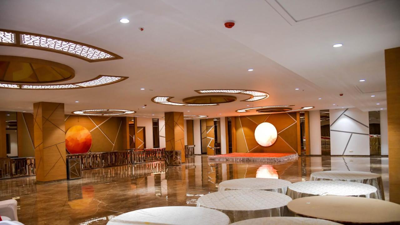 Shree Ganga Smb Hotels Ujjain Eksteriør bilde