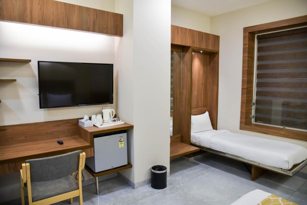 Shree Ganga Smb Hotels Ujjain Eksteriør bilde