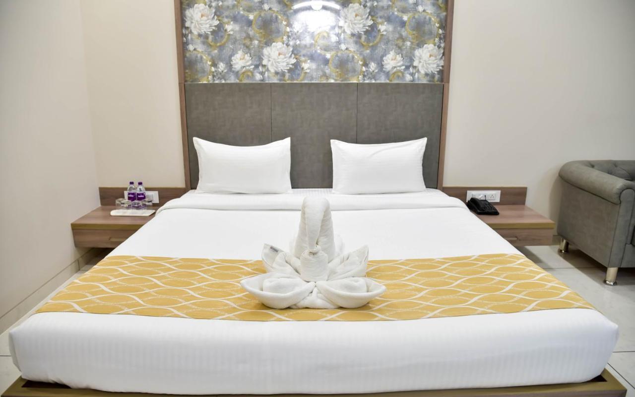 Shree Ganga Smb Hotels Ujjain Eksteriør bilde