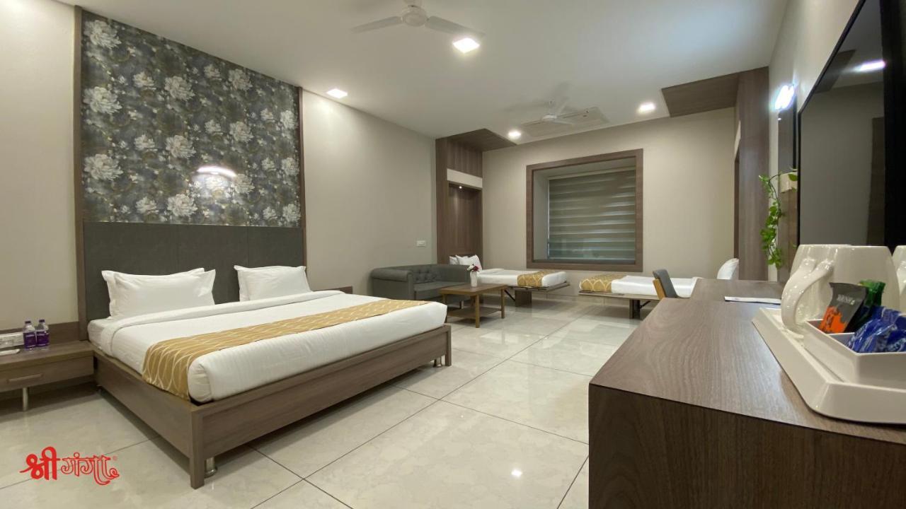 Shree Ganga Smb Hotels Ujjain Eksteriør bilde